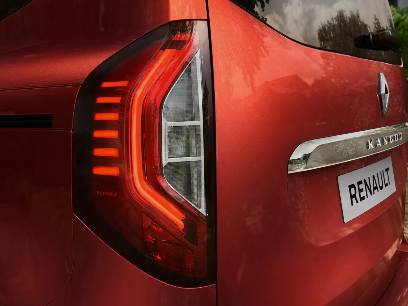Фото задних фонорей Renault Kangoo  III 2021 -  2024 
                                            