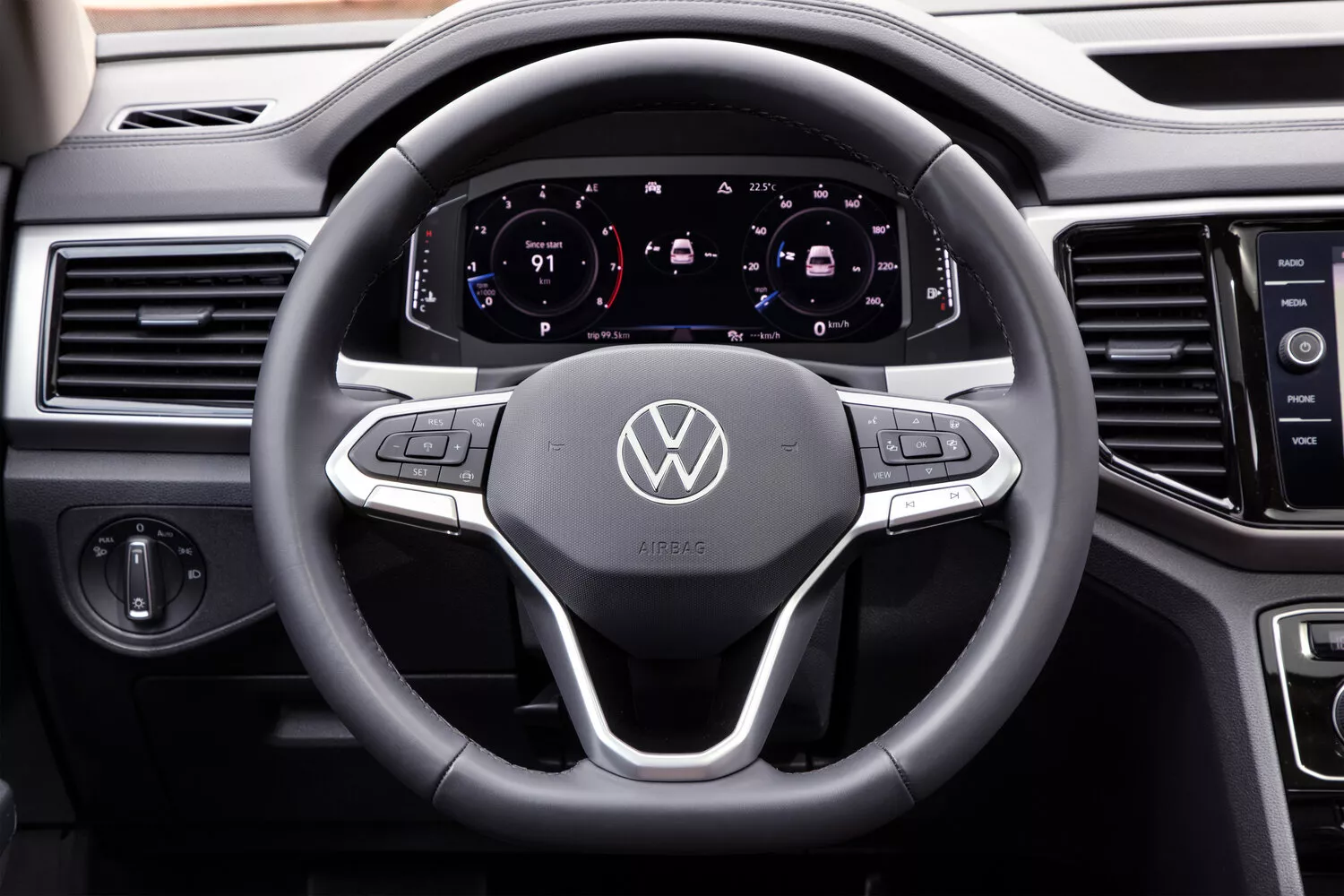 Фото рулевого колеса Volkswagen Teramont  I Рестайлинг 2021 -  2024 
                                            