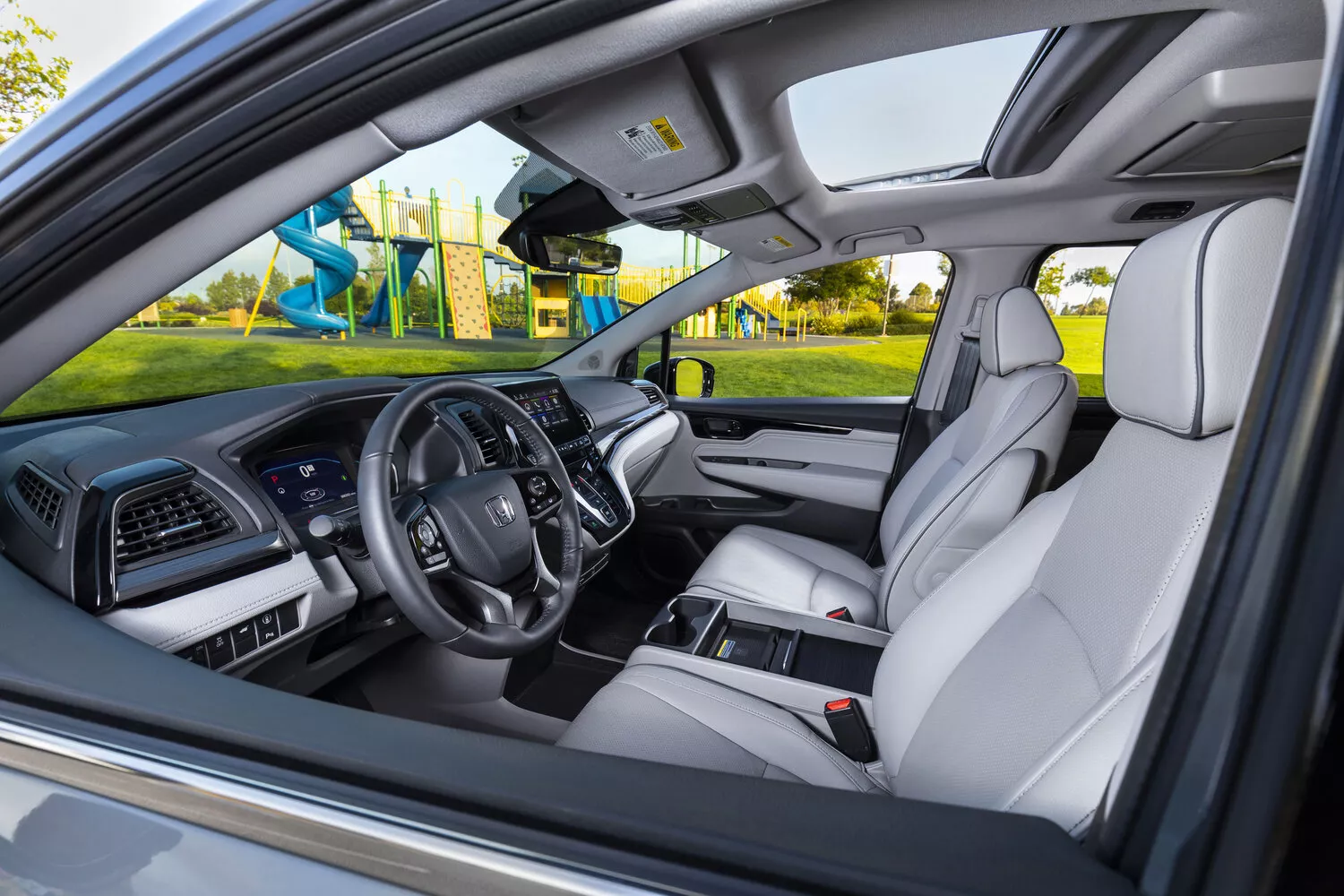 Фото места водителя Honda Odyssey (North America)  V Рестайлинг 2020 -  2024 
                                            