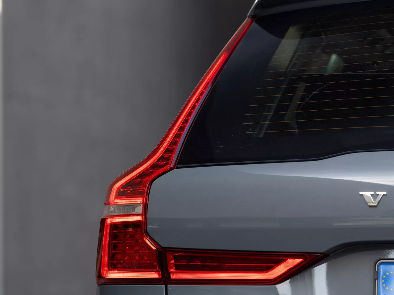 Фото задних фонорей Volvo XC60  II Рестайлинг 2021 -  2024 
                                            