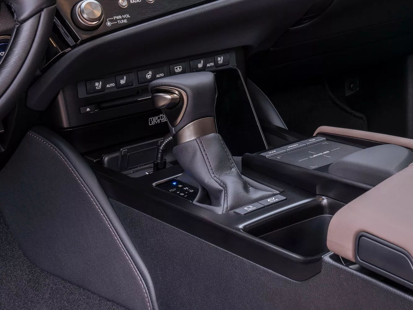 Фото коробки передач Lexus ES  VII Рестайлинг 2021 -  2024 
                                            