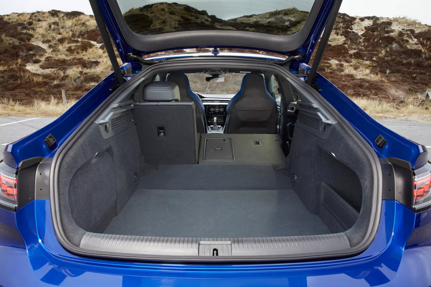 Фото багажника Volkswagen Arteon R   2020 -  2024 
                                            