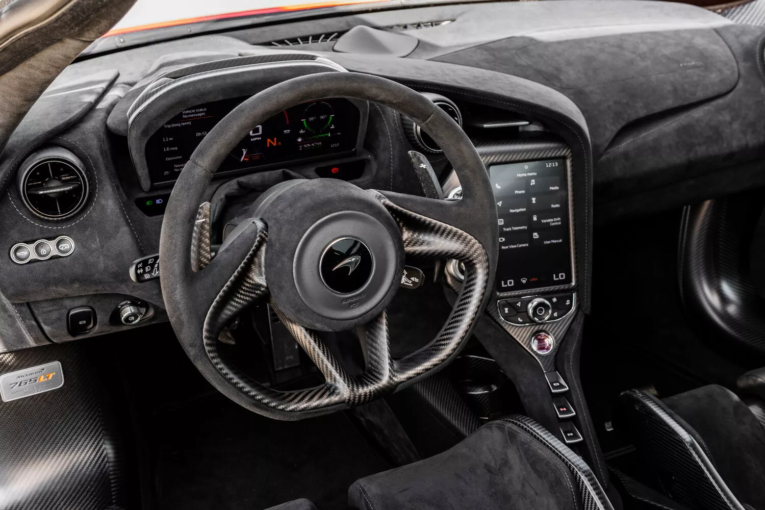 Фото рулевого колеса McLaren 765LT   2020 -  2024 
                                            