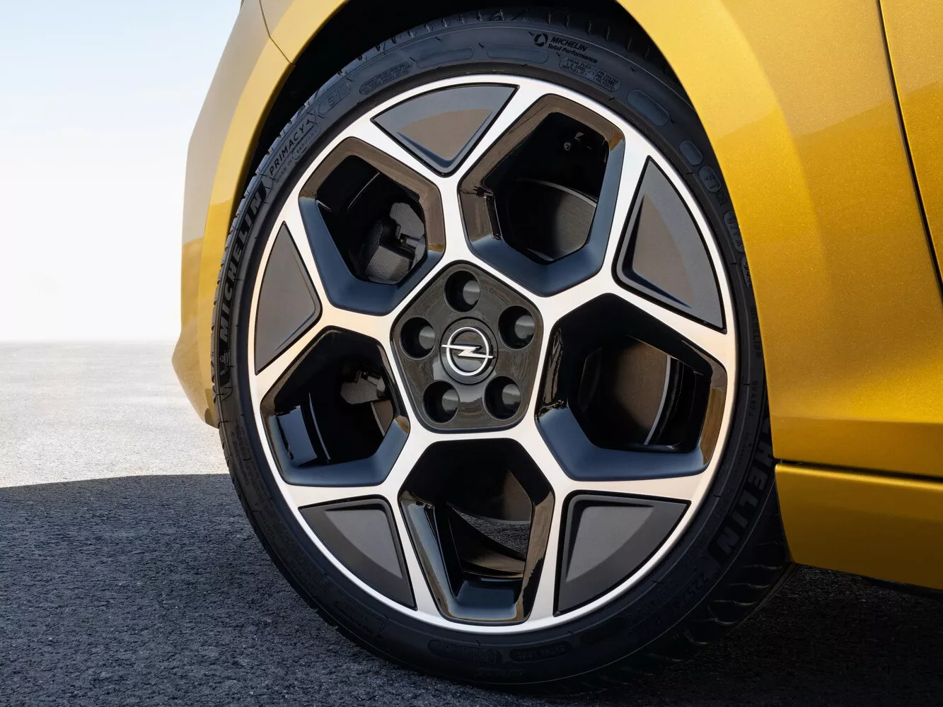 Фото дисков Opel Astra  L 2021 -  2024 
                                            