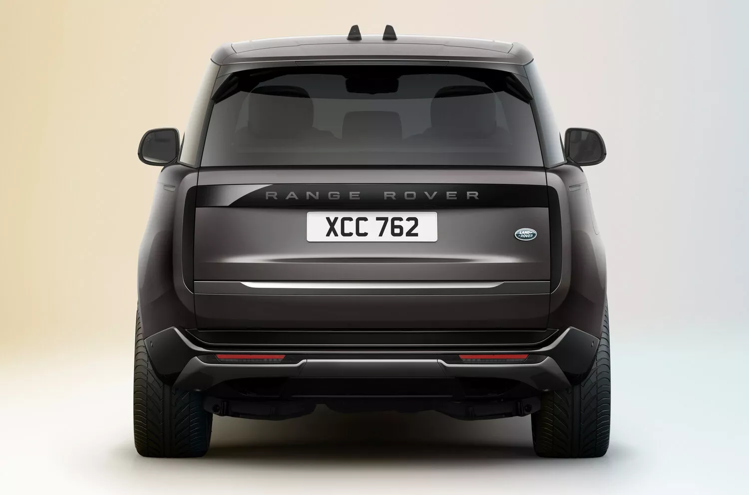 Фото сзади Land Rover Range Rover Long V 2021 -  2024 
                                            