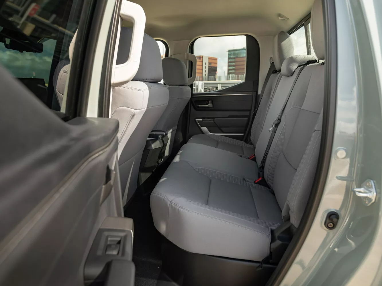 Фото сидений Toyota Tundra Double Cab III 2021 -  2024 
                                            