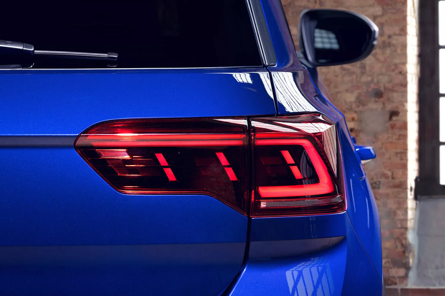 Фото задних фонорей Volkswagen T-Roc R  I Рестайлинг 2021 -  2024 
                                            