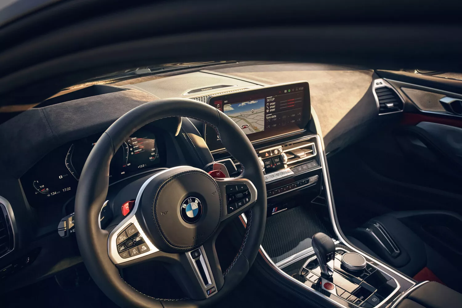 Фото места водителя BMW M8 Gran Coupe I (F91/F92/F93) Рестайлинг 2022 -  2024 
                                            