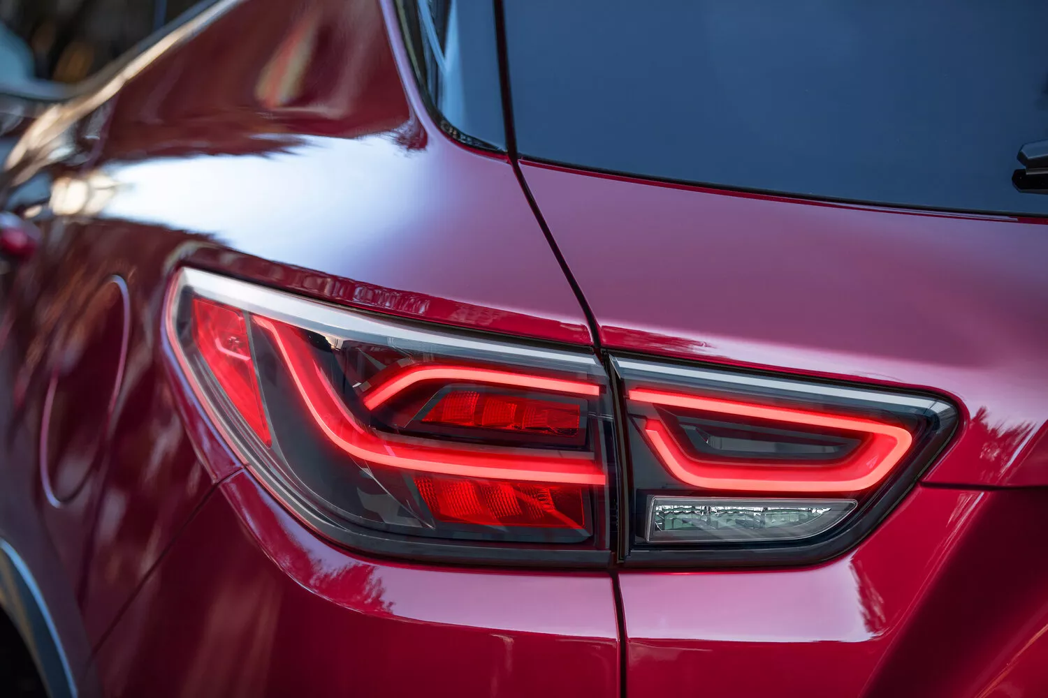 Фото задних фонорей Chevrolet Blazer  III Рестайлинг 2022 -  2024 
                                            