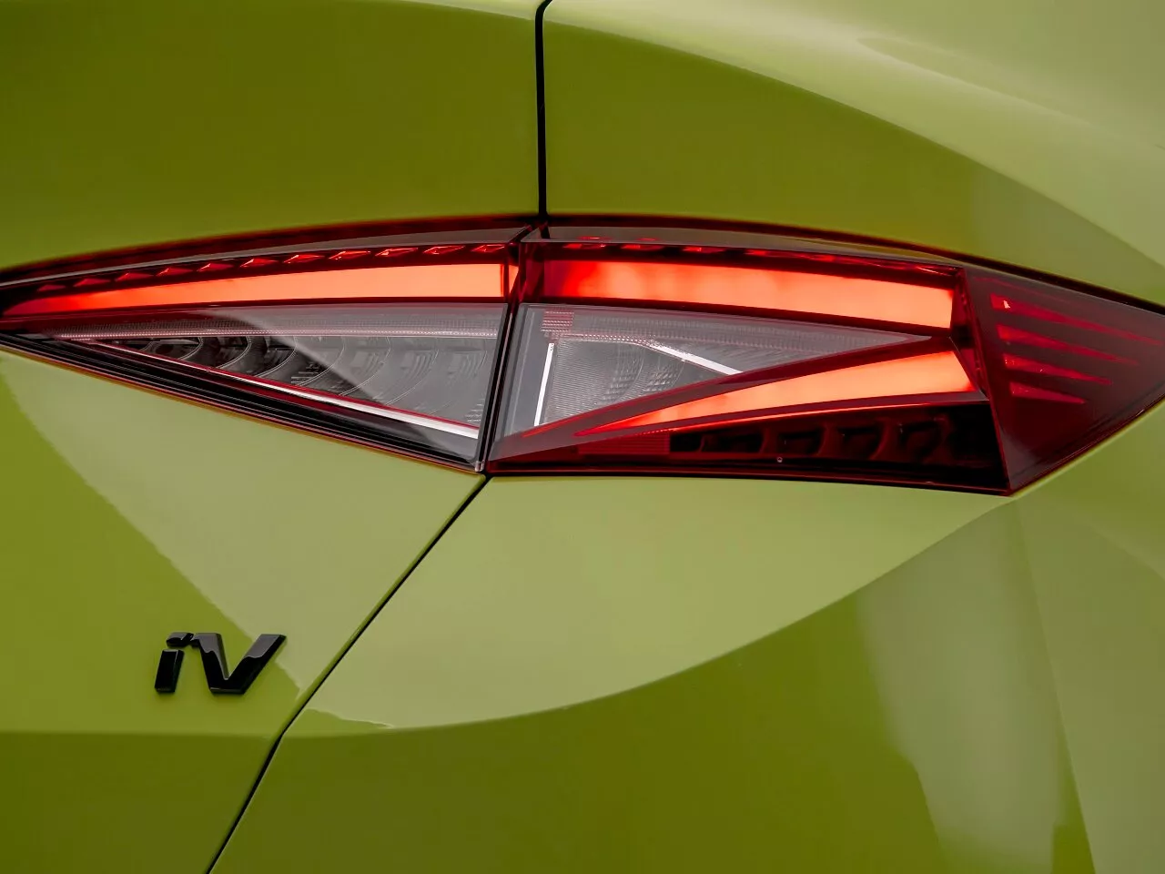 Фото задних фонорей Skoda Enyaq Coupe RS   2022 -  2024 
                                            