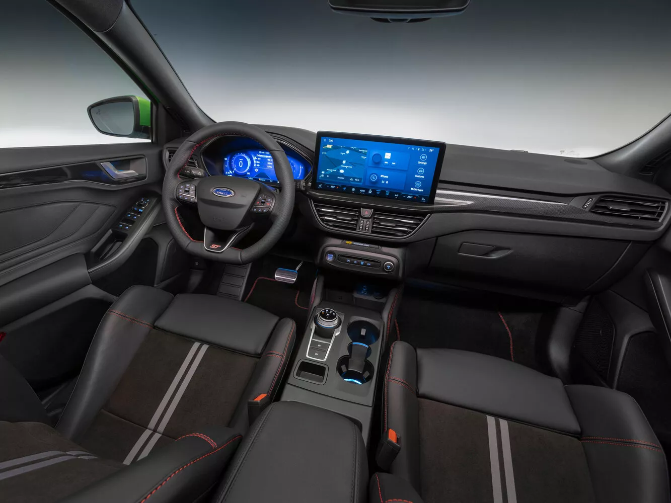 Фото салона спереди Ford Focus ST  IV Рестайлинг 2021 -  2024 
                                            