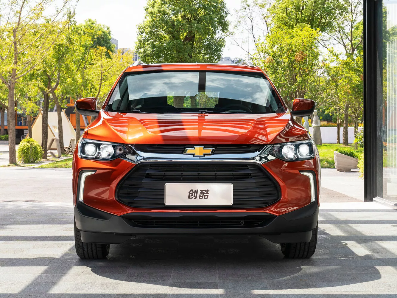 Фото спереди Chevrolet Tracker  IV 2019 -  2024 
                                            