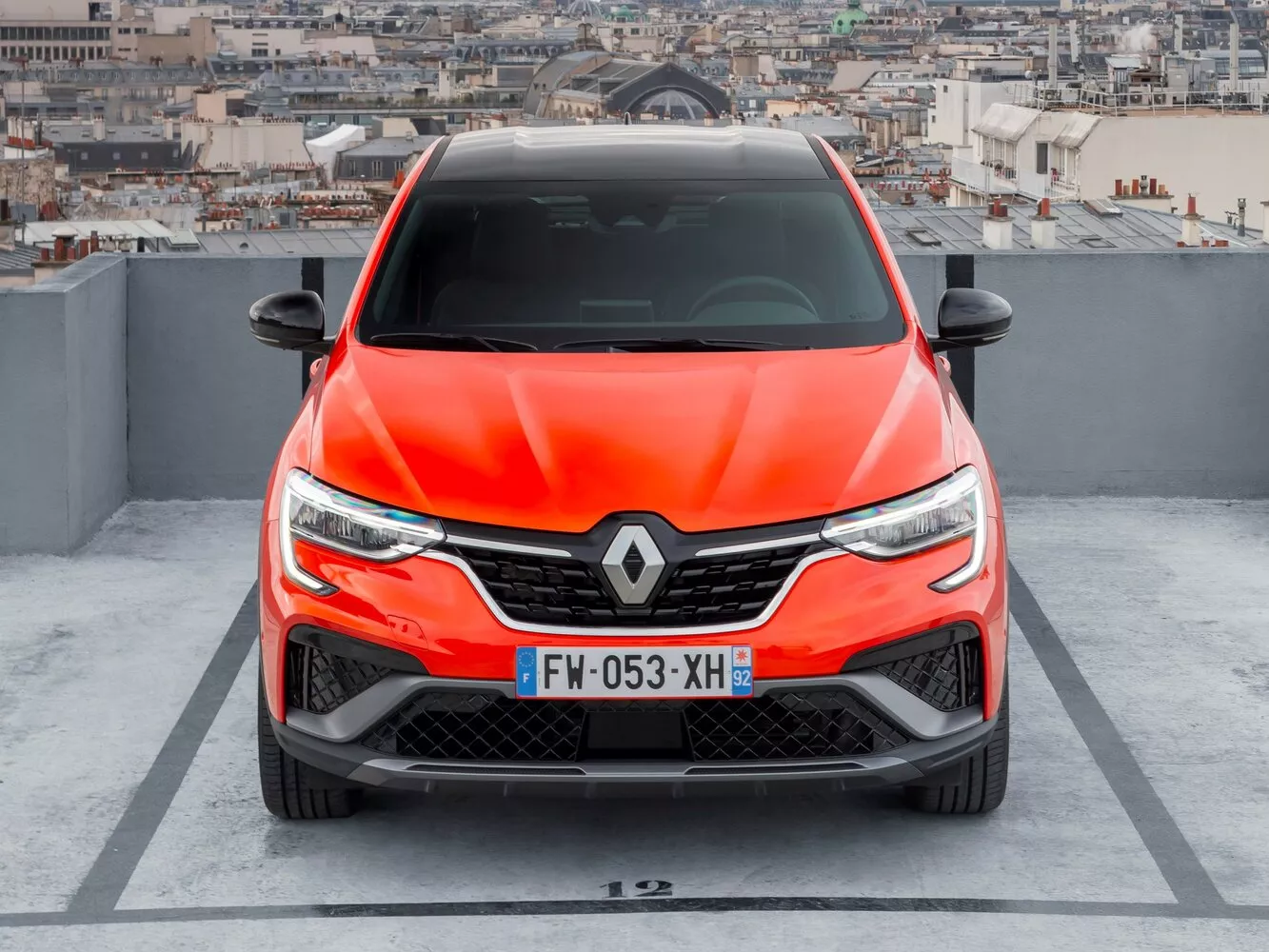 Фото спереди Renault Arkana  I 2019 -  2024 
                                            