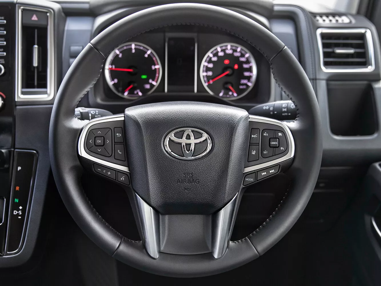Фото рулевого колеса Toyota Granvia  II 2019 -  2024 
                                            