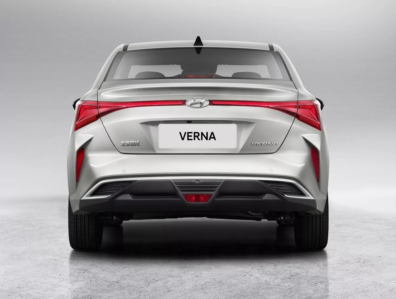 Фото сзади Hyundai Verna  IV Рестайлинг 2020 -  2024 
                                            