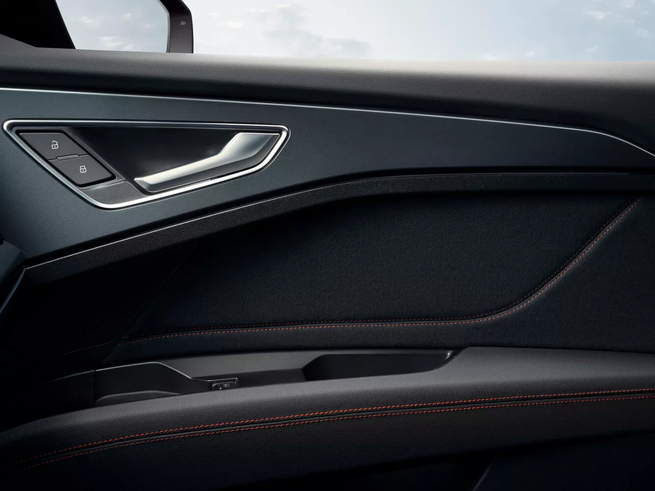 Фото двери Audi Q5 e-tron   2022 -  2024 
                                            
