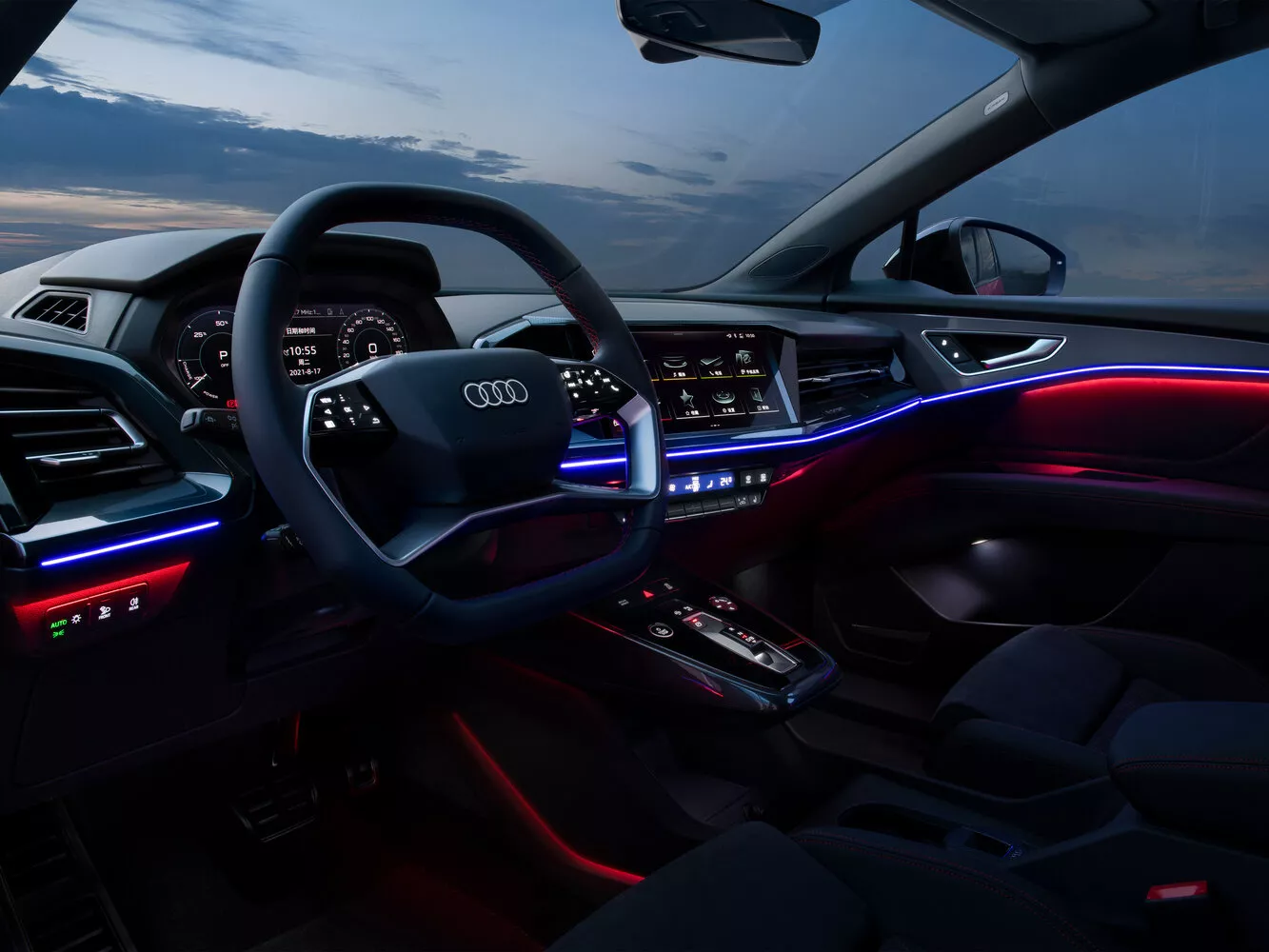 Фото салона спереди Audi Q5 e-tron   2022 -  2024 
                                            