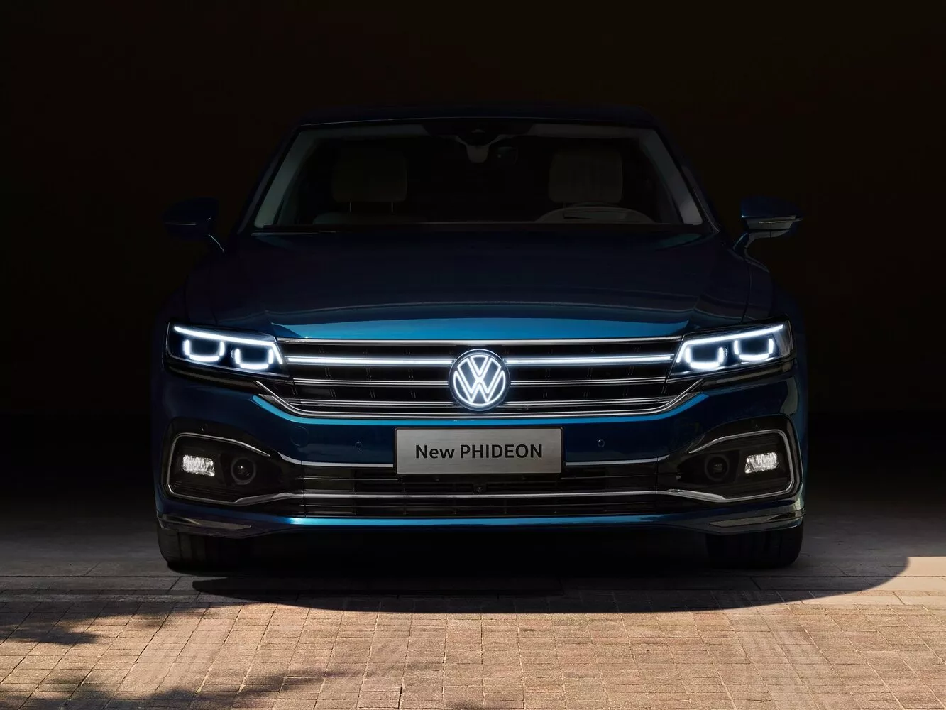 Фото спереди Volkswagen Phideon  I Рестайлинг 2020 -  2024 
                                            