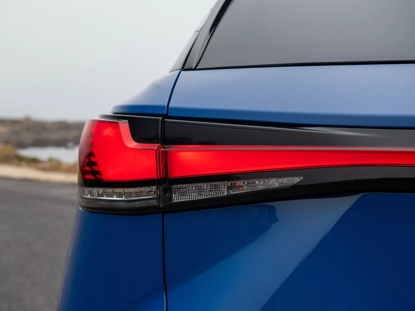 Фото задних фонорей Lexus RX  V 2022 -  2024 
                                            