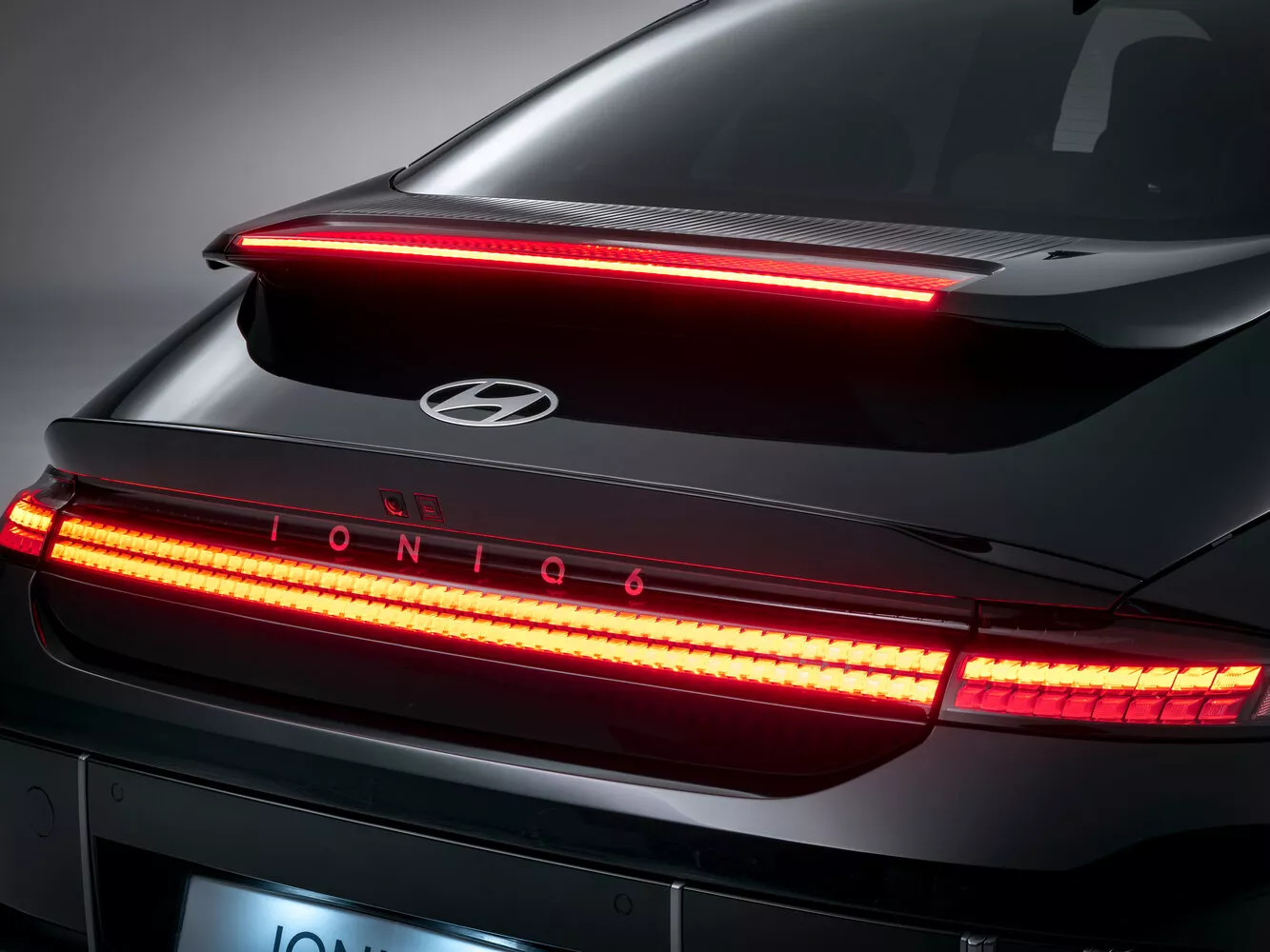 Фото задних фонорей Hyundai IONIQ 6   2022 -  2024 
                                            