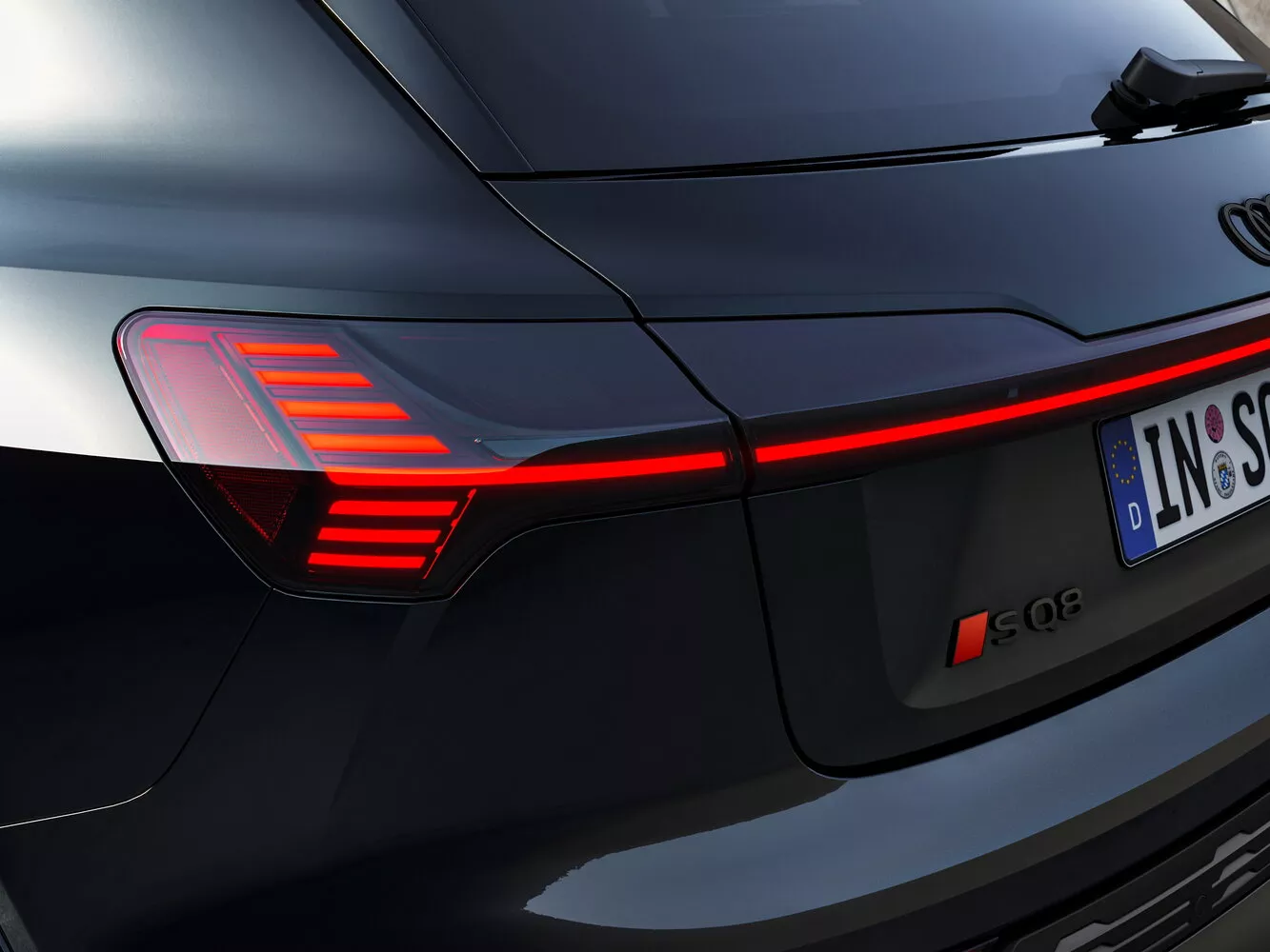 Фото задних фонорей Audi SQ8 e-tron   2022 -  2024 
                                            
