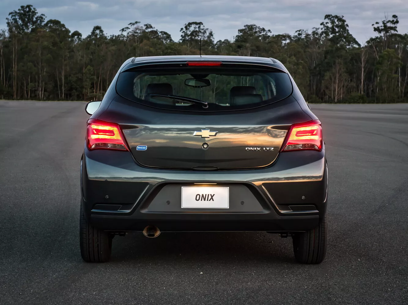 Фото сзади Chevrolet Onix  I Рестайлинг 2016 -  2024 
                                            